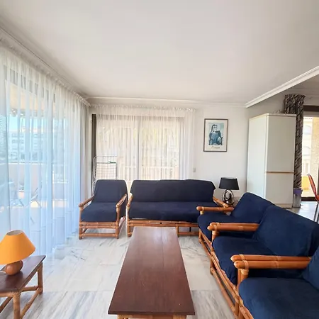 Apartment Spacious 5 Minutes From The *