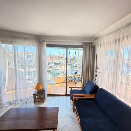 Spacious 5 Minutes From The * Empuriabrava