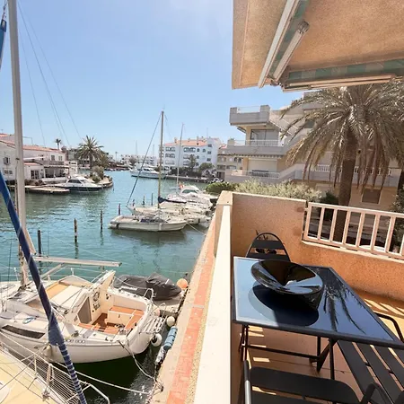 Spacious 5 Minutes From The Apartment Empuriabrava