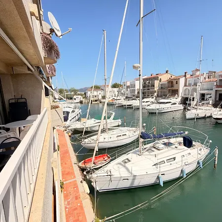 Spacious 5 Minutes From The * Empuriabrava