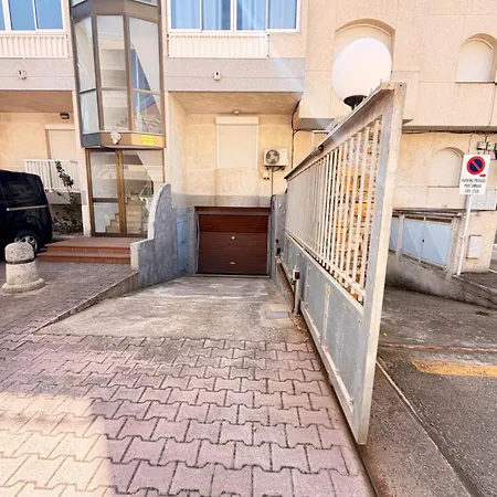 Spacious 5 Minutes From The Empuriabrava